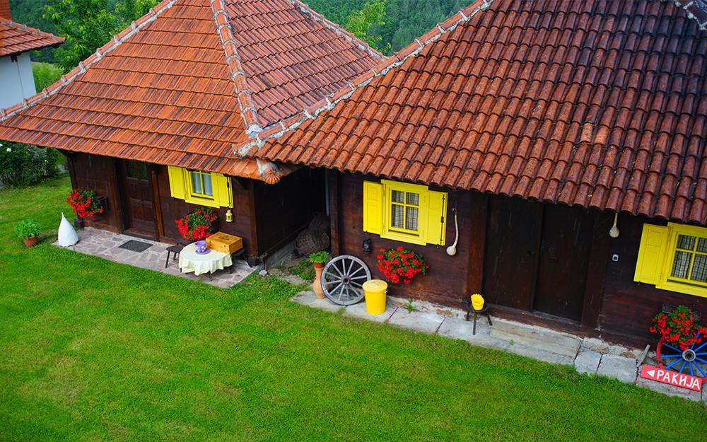 Etno Selo Rajski Konaci Guest House Leusici Exterior foto